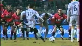 Ronaldinho vs Rennes amazing free kick (curling)