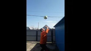 Волейбол. Упражнение верхней передачи мяча