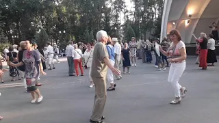 Заманила, соблазнила, раздразнила!!!💃🌹Танцы в парке Горького!!!💃🌹Харьков 2021