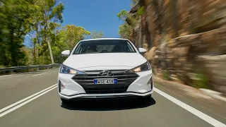 2019 Hyundai Elantra VS Volkswagen Passat