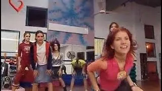 Rebelde Way capitulo 10, Marizza ensaya con las chicas