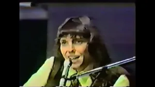 Carpenters - (They Long To Be) Close To You - Live on The David Frost Show (1970)