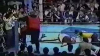 Stranglemania - The top turnbuckle was not made for them....