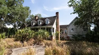 Hidden ABANDONED Mansions in the Florida Woods | Real life Walking Dead