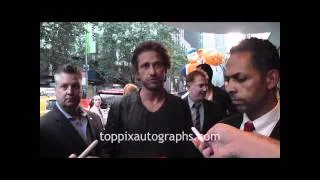 Gerard Butler - Signing Autographs at the 'Machine Gun Preacher' Premiere Party in NYC