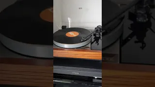 Demo of Linn Sondek LP12 at 33RPM with Akito upgraded by Audio Origami and Adikt Cart