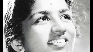 Lata Mangeshkar -  Thoda Resham Lagta Hai