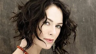 13 Sexy Photos of Lena Headey