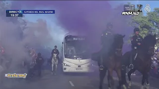 Llegada del autobus del Real Madrid al nuevo Estadio Santiago Bernabeu #RealMadridBayern