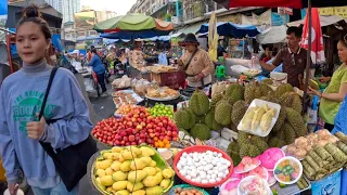 Cambodian street food @ Orussey Local market - Durian, fruit, fish, vegetables, seafood & more