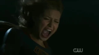 Supergirl 3x05 Supergirl saves Lena from plane