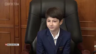 10-летний школьник посетил сессию дагестанского парламента