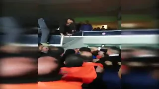 Başkan Ali Koç Protestolara Dayanamayıp Tribününden Atlıyor!!