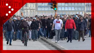 Napoli, tifosi Eintracht Frankfurt improvvisano un corteo, agenti antisommossa seguono su lungomare