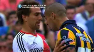 Encontronazo entre Ponzio y Méndez- Rosario Central - River. Fecha 2. Torneo Final 2014.