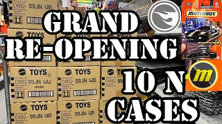 10 2023 HOT WHEELS N CASES!!! 2024 MATCHBOX SUPER CHASE!!! Grand opening of Walmart!!! Peg hunting!