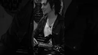 Synyster Gates Talks About His Custom Schecter Guitar - Avenged Sevenfold Rig Rundown