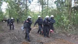Räumung im Hambacher Forst - Festnahmen nach tödlichem Unfall am 25.09.18 + O-Ton