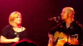 chris daughtry and kelly clarkson perform "fast car"