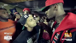 Video Daylyt Chokes Audience Member During Rap Battle Fan Doesn t Back Down Chokes Daylyt Sequencepe