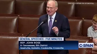 Son of U.S. lawmaker giving speech makes faces for cameras