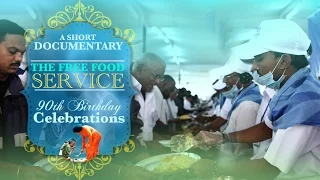 Free Food Service during the 90th Birthday Celebrations of Sri Sathya Sai Baba - Prasanthi Nilayam
