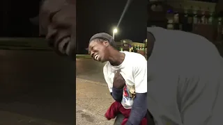 St.Louis Crackhead can Sing!!!!