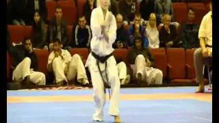 Irina Skovorodnikova -Seienchin Kata(kyokushin eurochampionship 2011)