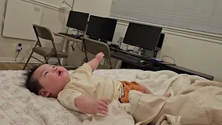 Baby Isaac 6 months old calling for mama (엄마 찾아요)