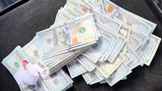 Contando dolares 33k mil dólares americanos ( Counting dollars 33k thousand American dollars )