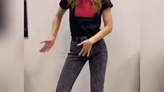 Бузова танцует макарэну
