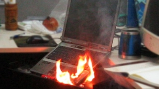 Dell Laptop Explodes And Bursts Into Flames
