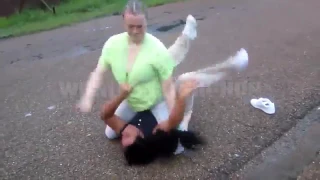 White girl fights black girl