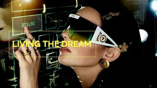 LIVING THE DREAM: Versace | Kendall Jenner | Nuova Collezione | Moda occhiali da sole (Estate 2020)