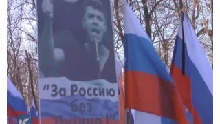 RAW: Thousands march in Moscow to mark anniversary of Nemtsov murder