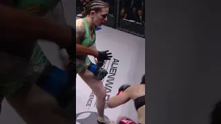 Megan Anderson IMPRESSIVE KNOCKOUT! #invictafc