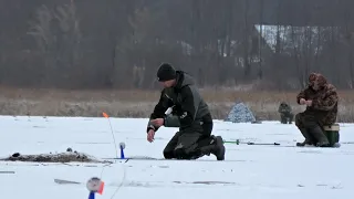 ВПЕРВЫЕ ВИЖУ ТАКУЮ и ЛОВЛЮ ТОЖЕ! Ловил Щук, но тут пришёл ОН! Рыбалка в селе.