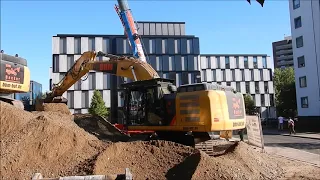 Excavator CAT 330F - demolition site