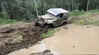 ГАЗ-67 штурмует грязь