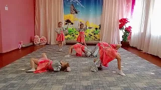 Танець "Ляльки Барбі" Музичний керівник Ювженко Анастасія Леонідівна