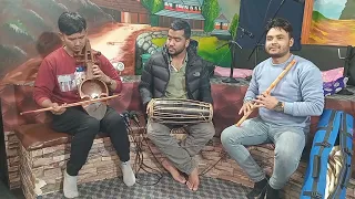 अत्तिनै मीठो पुरानो लोक भाका फुल गोगनको बासुरी अनि सारङि को धुन सबैले हेरेर  channel subscribe गर्नु