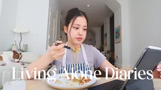 Living Alone Diaries | Dealing with repeated burnouts in my 20s, cooking & eating, NYC holiday mood