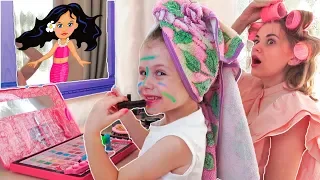 Ева как мама учится пользоваться детской косметикой. Baby makeup