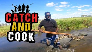 Catch and Cook! Spearing Crocodile, Duck and Barramundi in the Wild