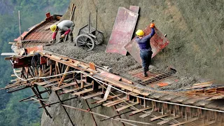 Chinese Workers Risk Lives to Build Cliffside Roads, Yet Earn Meager Wages – A Heartbreaking Reality