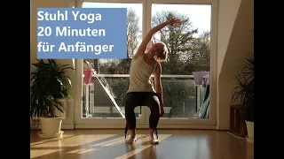 Yoga auf dem Stuhl für Anfänger und Senioren