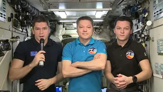 Видеообращение космонавтов с борта МКС для Б.В.Волынова