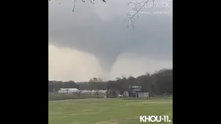 Elgin, Texas tornado: Video captured March 21, 2022