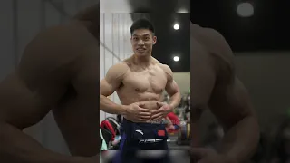 Chinese weightlifter with very low body fat