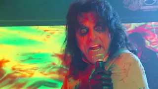 Alice Cooper Performs Ballad of Dwight Fry and Killer Medley with Foo Fighters   YouTube